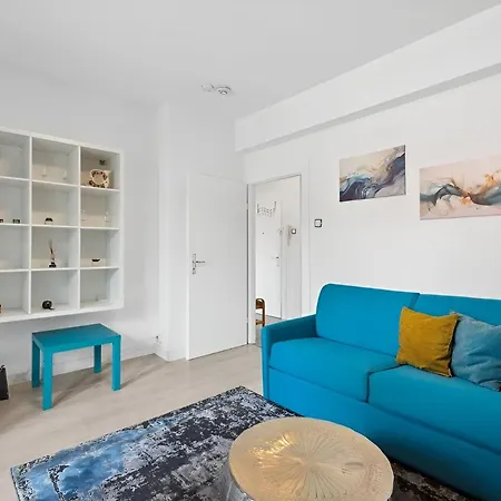 Flora Furnished Fair * Essen