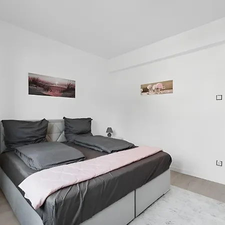 Flora Furnished Fair *