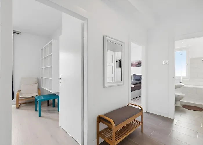 Flora Furnished Fair Έσσεν