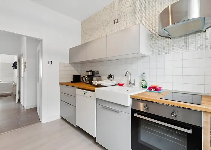 Flora Furnished Fair Apartment Essen