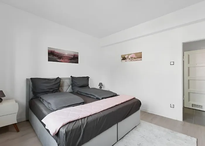 Flora Furnished Fair *