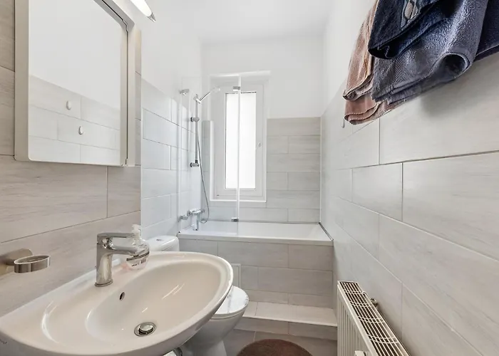 Flora Furnished Fair Apartment